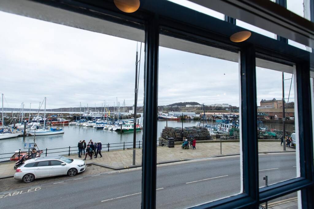 Herring Girl House - Harbourside Property, Sleeps 8 Скарбъро Екстериор снимка